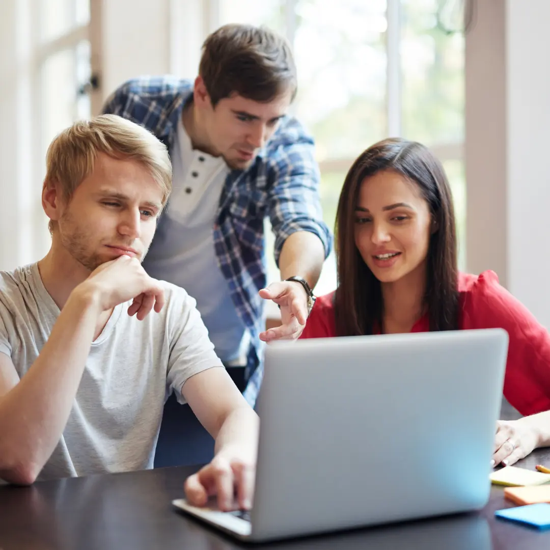 Consultant Power BI en présentiel pour analyser les besoins d'une équipe